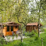 Wijndomein De Vier Ambachten -overnachten In De Wijngaard Kemping *