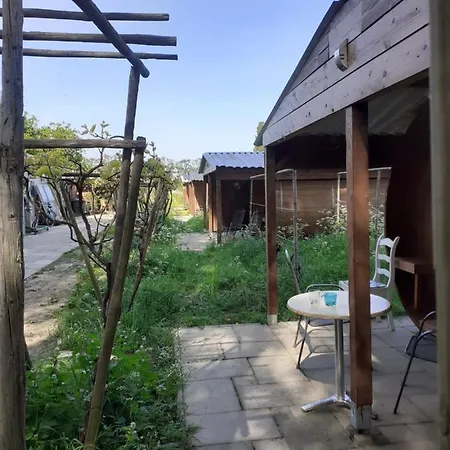 Campsite Wijndomein De Vier Ambachten -overnachten In De Wijngaard *