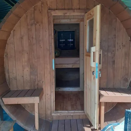 Wijndomein De Vier Ambachten -overnachten In De Wijngaard Campsite Simonshaven