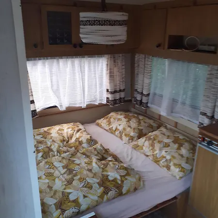 Wijndomein De Vier Ambachten -overnachten In De Wijngaard * Simonshaven