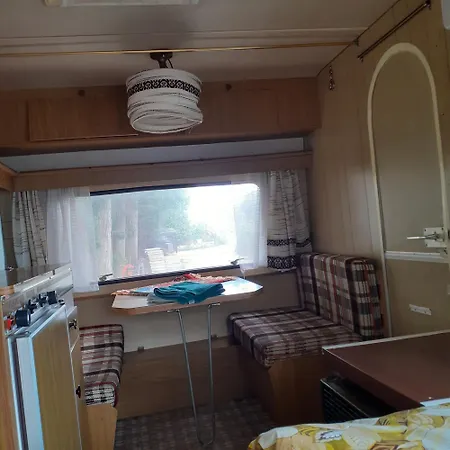 Parque de Campismo Wijndomein De Vier Ambachten -overnachten In De Wijngaard *