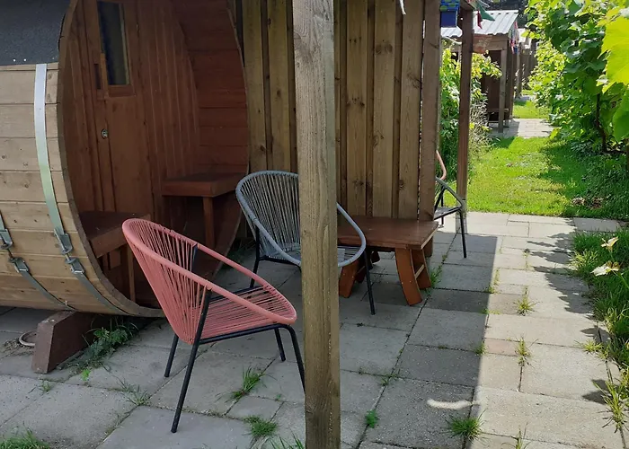 Wijndomein De Vier Ambachten -overnachten In De Wijngaard * Simonshaven