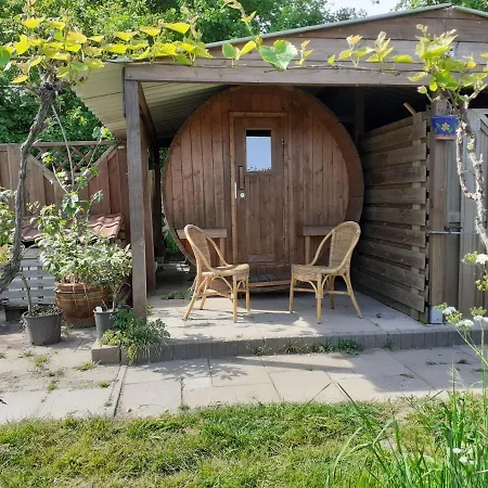 Wijndomein De Vier Ambachten -overnachten In De Wijngaard Simonshaven