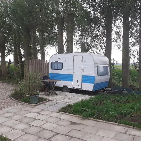 Wijndomein De Vier Ambachten -overnachten In De Wijngaard キャンプ場 Simonshaven