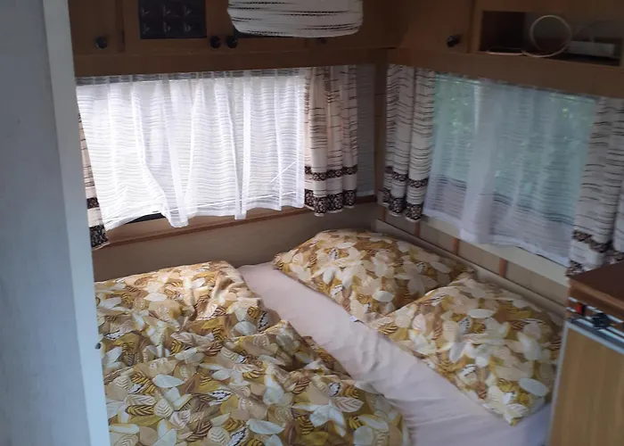 Wijndomein De Vier Ambachten -overnachten In De Wijngaard * Simonshaven